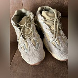 Yeezy 500 (Stone)